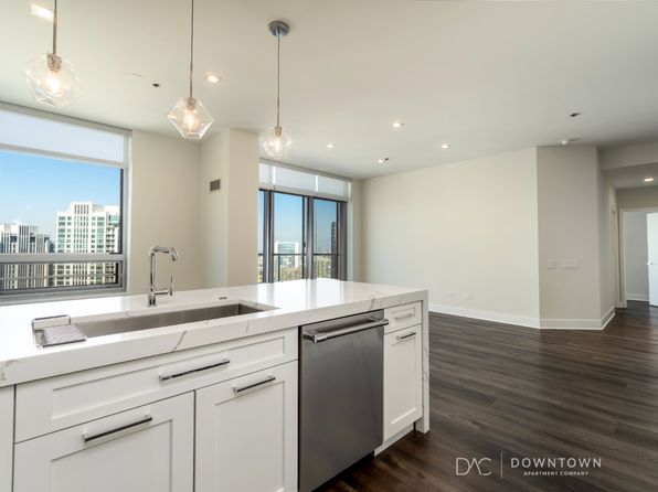 230 N Canal St #3601