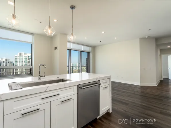 230 N Canal St #3601, Chicago, IL 60606