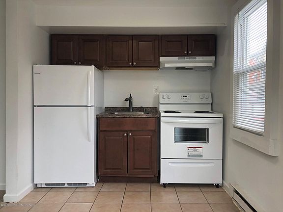 4th image of 90 Asbury Ave