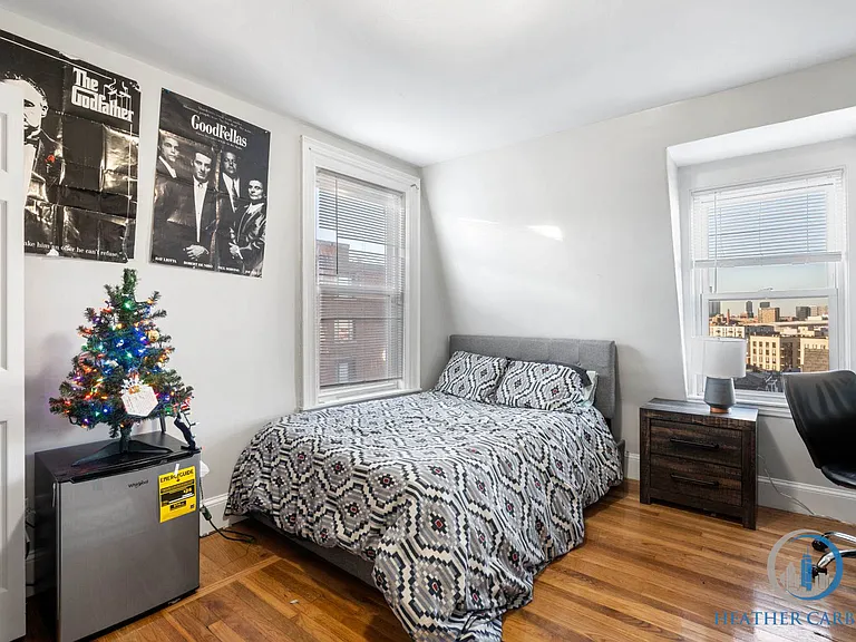 24 Thomas Park #2 — Photo 17