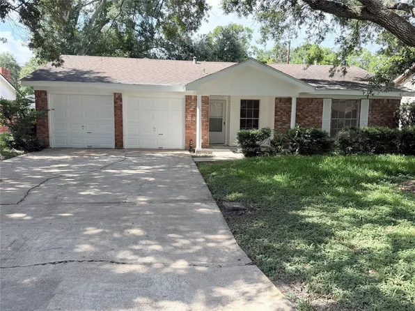 2220 Ripple Creek Dr, Rosenberg, TX 77471
