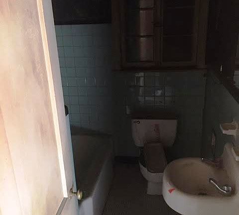 3rd image of 5739 Chestnut Ave