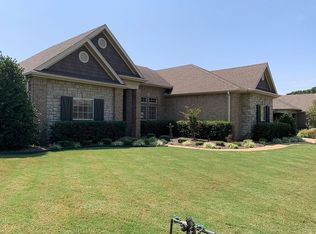 5669 Saint Candridge Dr, Fayetteville, AR 72703
