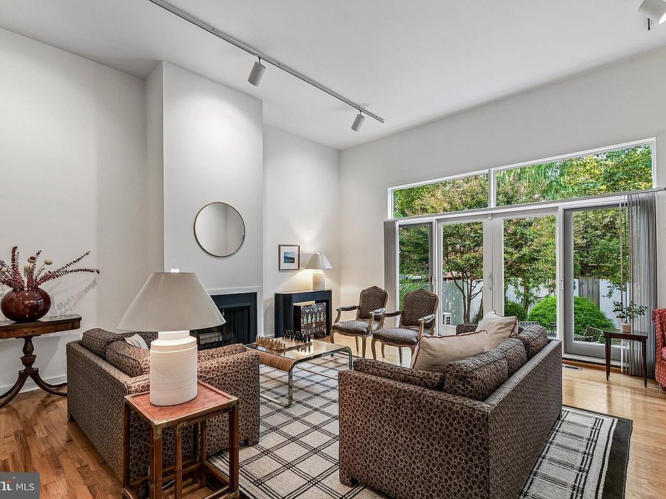 1st image of 2030 Mount Vernon St