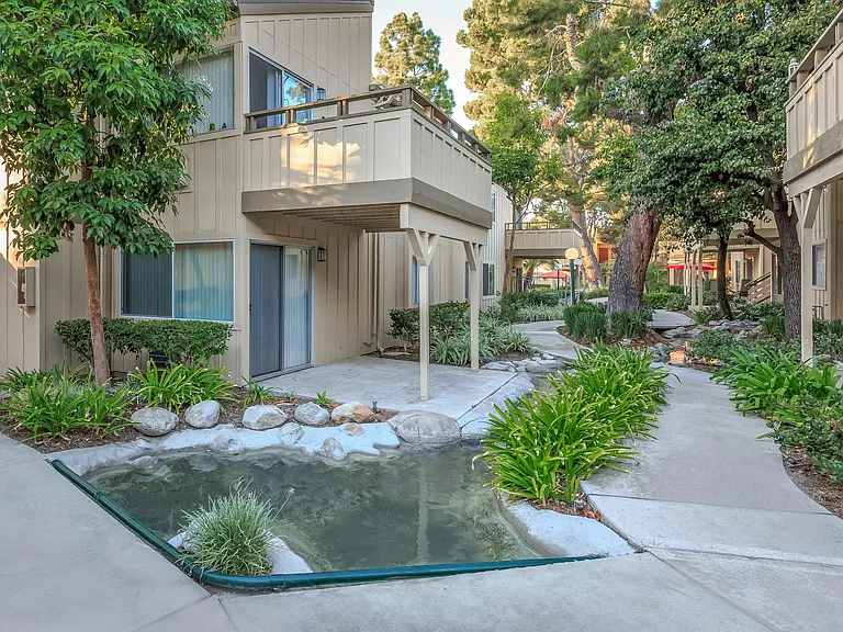 Highland Creek Apartment Homes — Photo 10