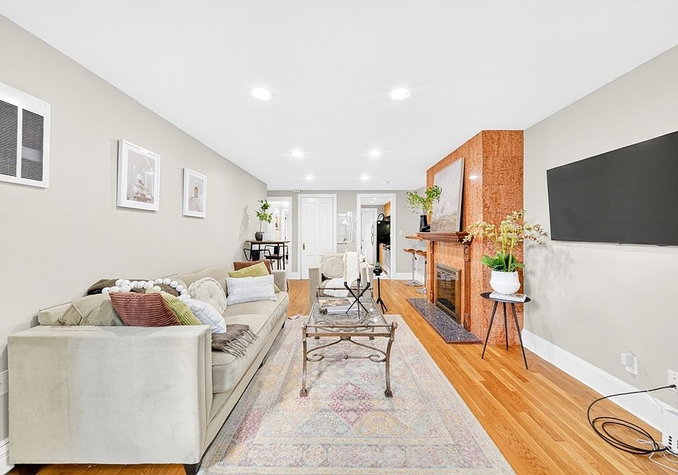 1st image of 352 Tappan St APT 1