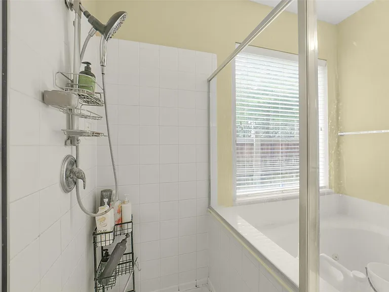 22554 Bristolwood Ct — Photo 29