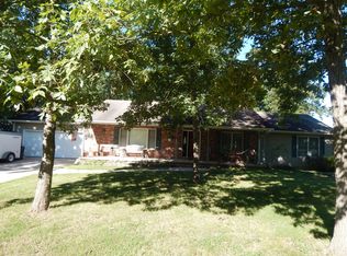 5750 E Edgeview Rd, Centralia, MO 65240