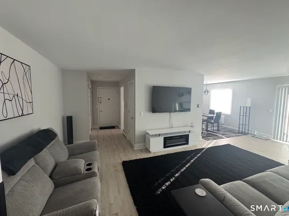 136 Deer Hill Avenue #A6, Danbury, CT 06810