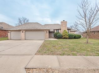 2142 E Inman Street, Springfield, MO 65804