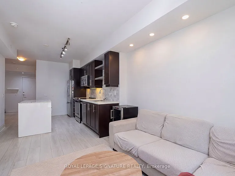 525 Adelaide St W #1534 — Photo 3