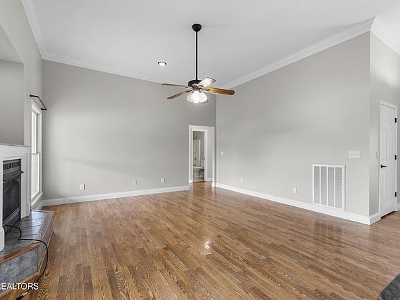 3rd image of 116 Michaela Ln