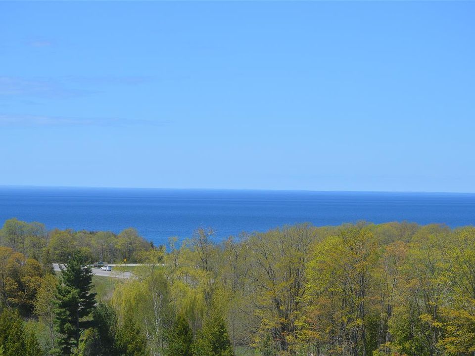 1st image of 920 Hotchkiss Cir