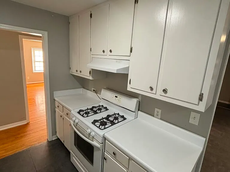 320 Vanderbilt Dr — Photo 11