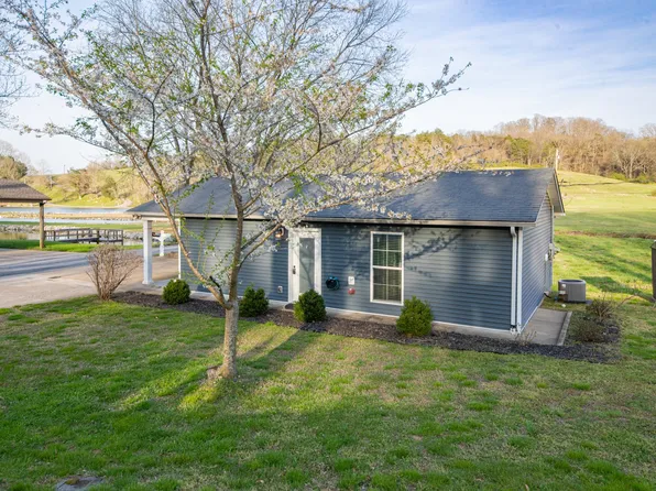 807 Clear Creek Cir, Pulaski, TN 38478