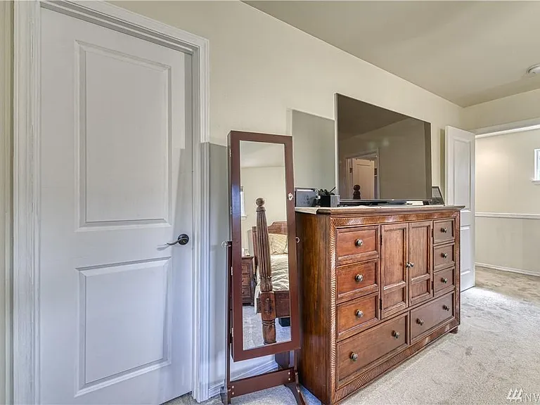 1180 Hudson St — Photo 27