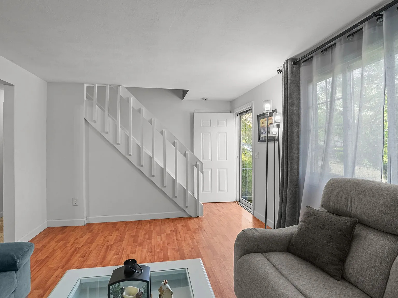 4 bed, 1300 sqft, $3,300 — Photo 3