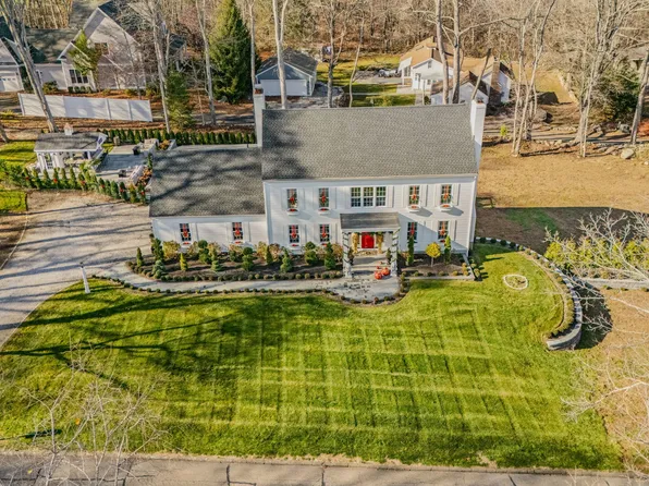 9 Essex Hills Drive, Essex, CT 06426