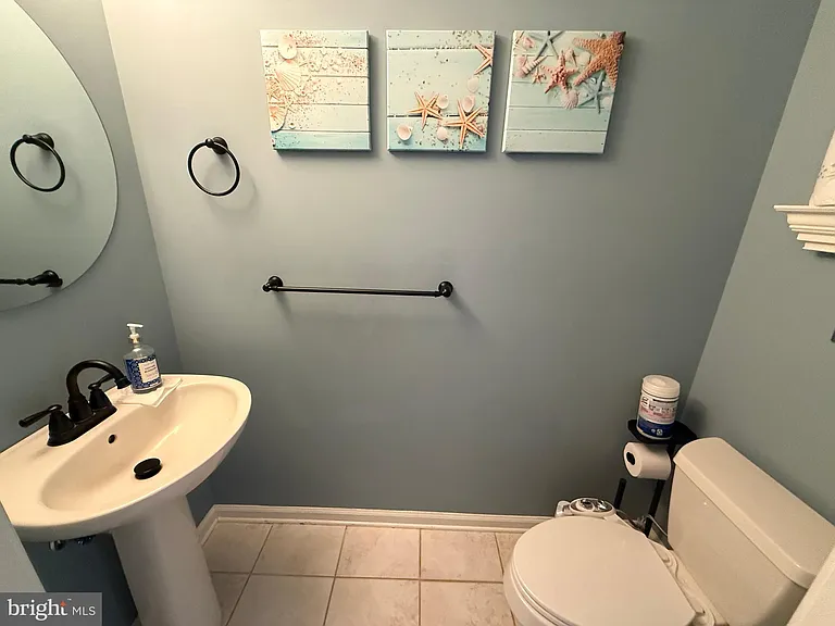 233 Fountayne Ln — Photo 15