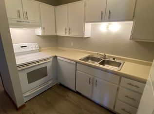 1082 Westport Dr UNIT 107, Pt Washington, WI 53074