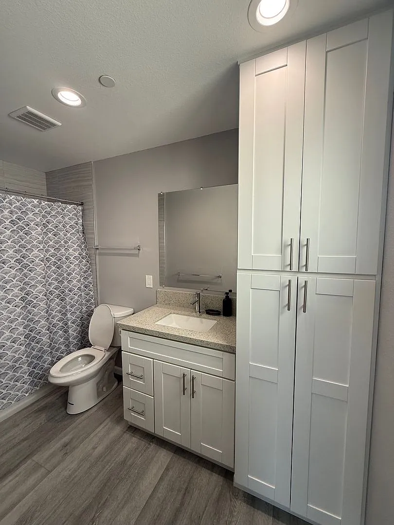 Gorgeous Furnished 3 Bedroom 2 Bath home — Photo 4
