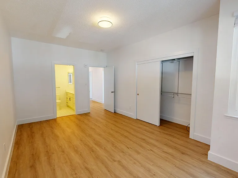 2898 Jackson Street — Photo 4