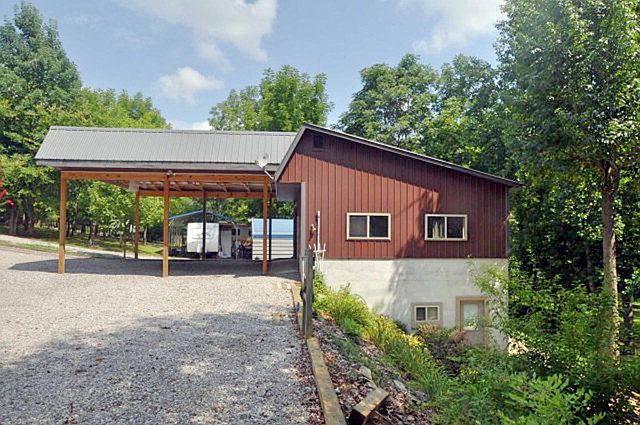 1st image of 2033 Lakeview Dr