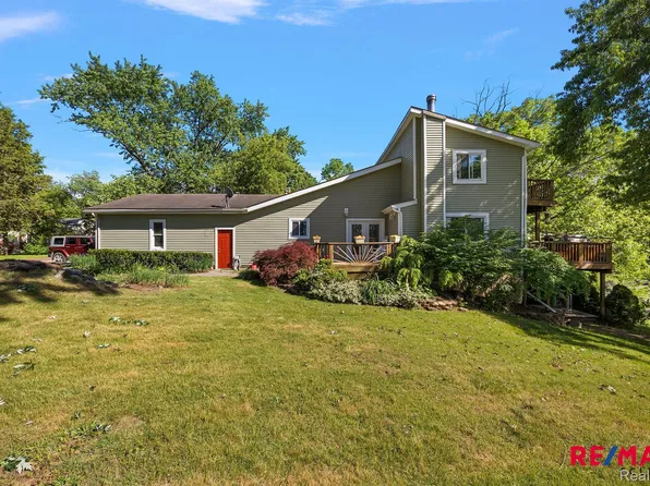 106 S Hulbert St, White Lake, MI 48386