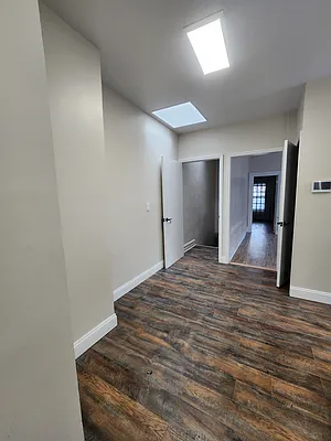 Rented by R New York | media 16