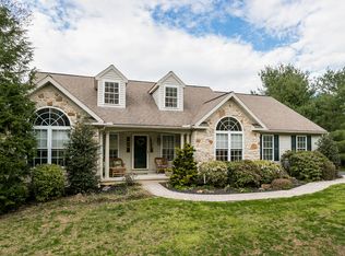 85 Pine Tree Dr, Honey Brook, PA 19344