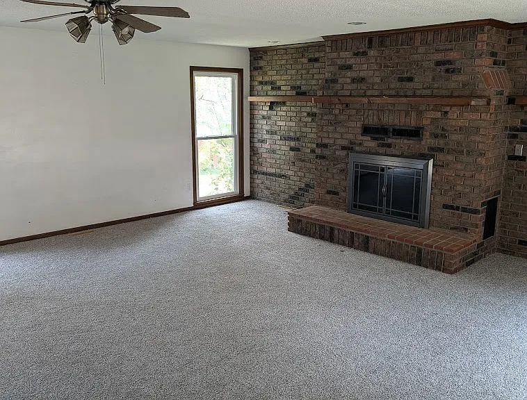 430 N Persimmon Dr — Photo 3