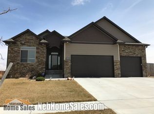 9630 Fairbury Ln, Lincoln, NE 68516