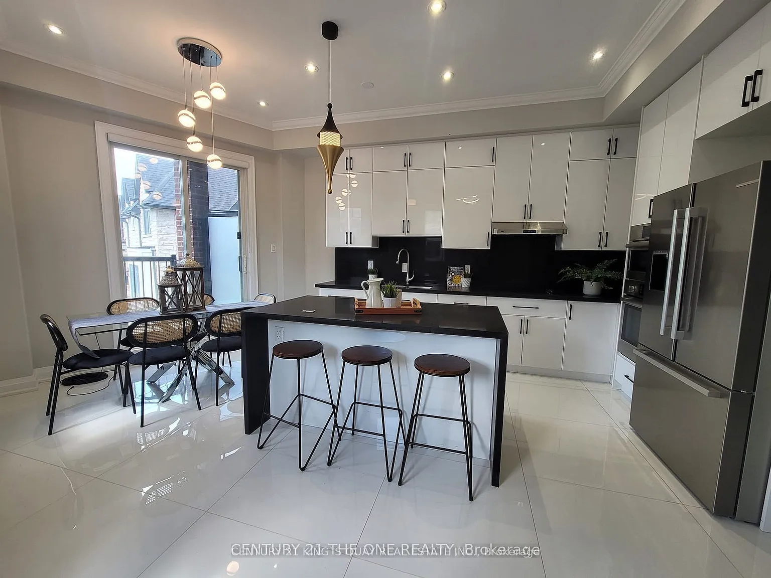 3 bed, $6,300 — Photo 4