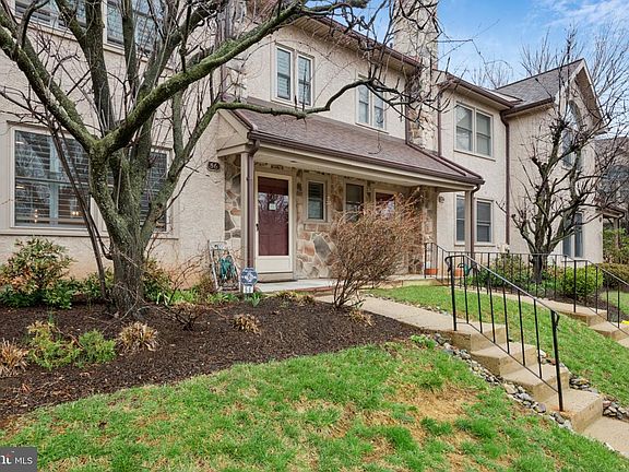 2nd image of 56 Woodstream Dr