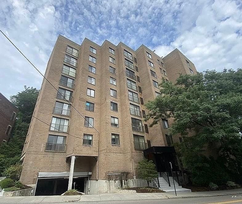 Great location, corner unit with gorgeous views on Beacon street and Saint Paul st.