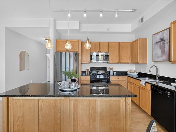 4th image of 100 Water St APT 404