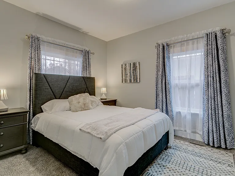 439 N Walnut St — Photo 46