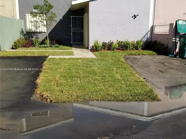 4618 NW 185th St, Miami Gardens, FL 33055