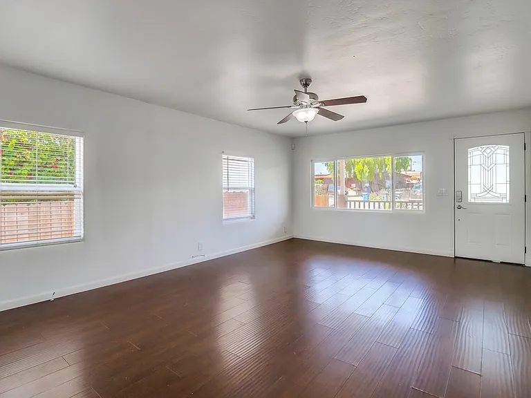 843 Georgia St — Photo 12