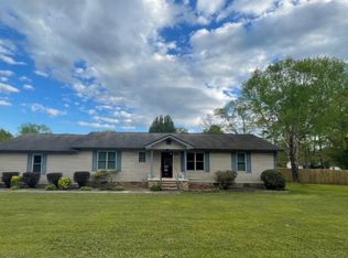 10550 Hunter Trace Dr, Soddy Daisy, TN 37379