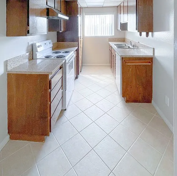 718 N Monterey St — Photo 45