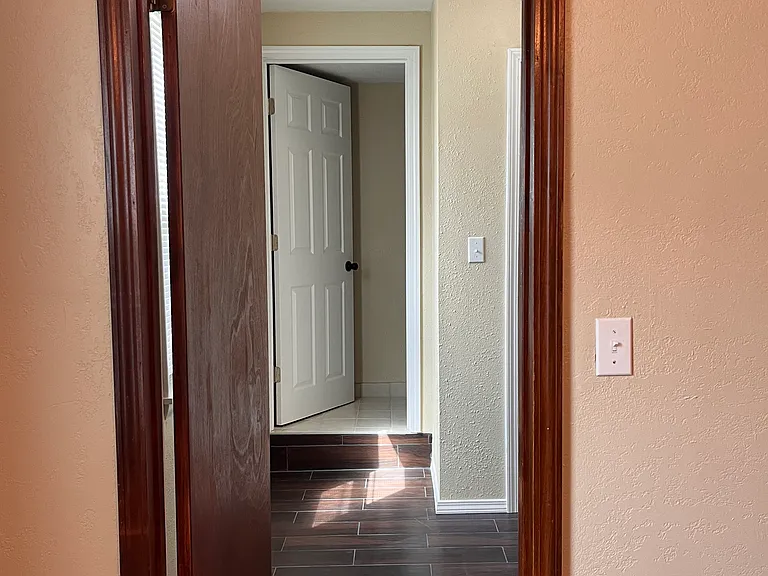 2067 N Columbia Ave — Photo 13