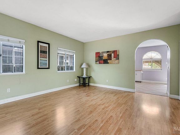 3rd image of 369 Silk Oak Drive