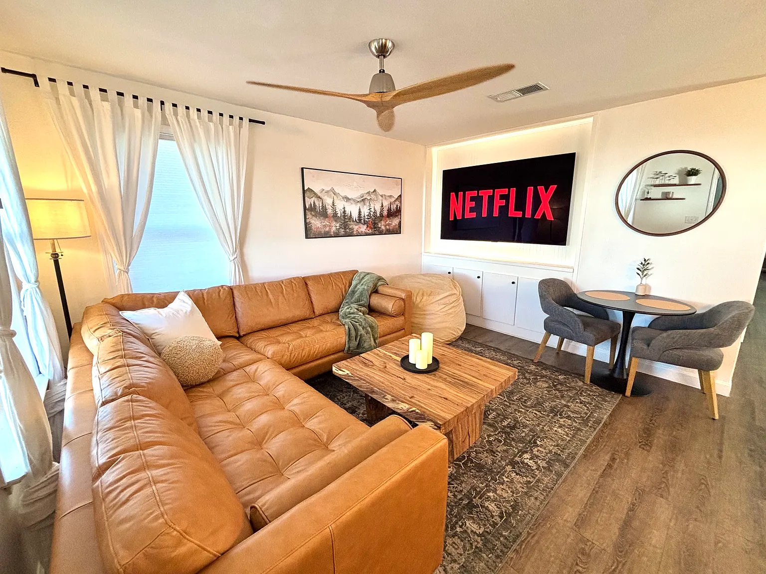 3 bed, 977 sqft, $2,400 — Photo 2