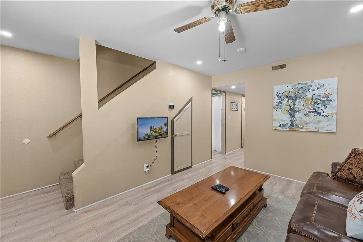 619 Summit Blvd — Photo 3