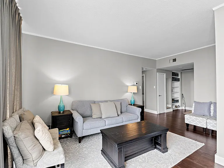 1801 Lavaca St #4C — Photo 13