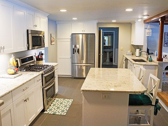 2nd image of 1088 Ernst Dr