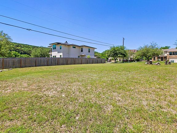 3rd image of 6204 Yaupon Dr