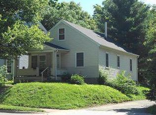 914 S Dodge St, Iowa City, IA 52240