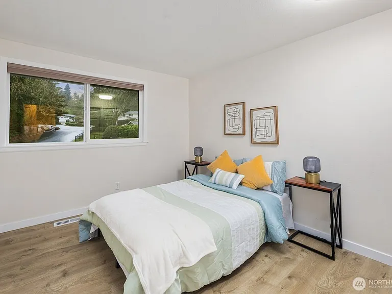 15132 SE 48th Dr — Photo 1